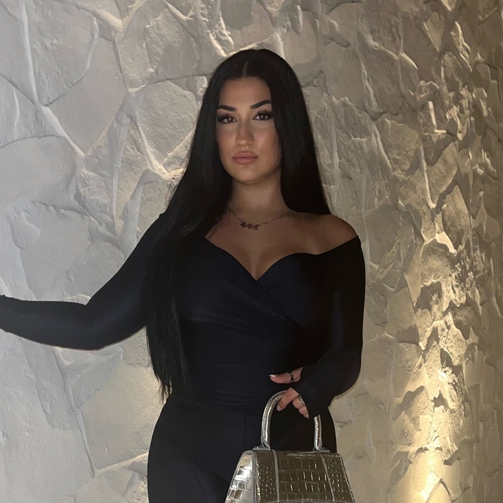 Meet your Posher, Nicole